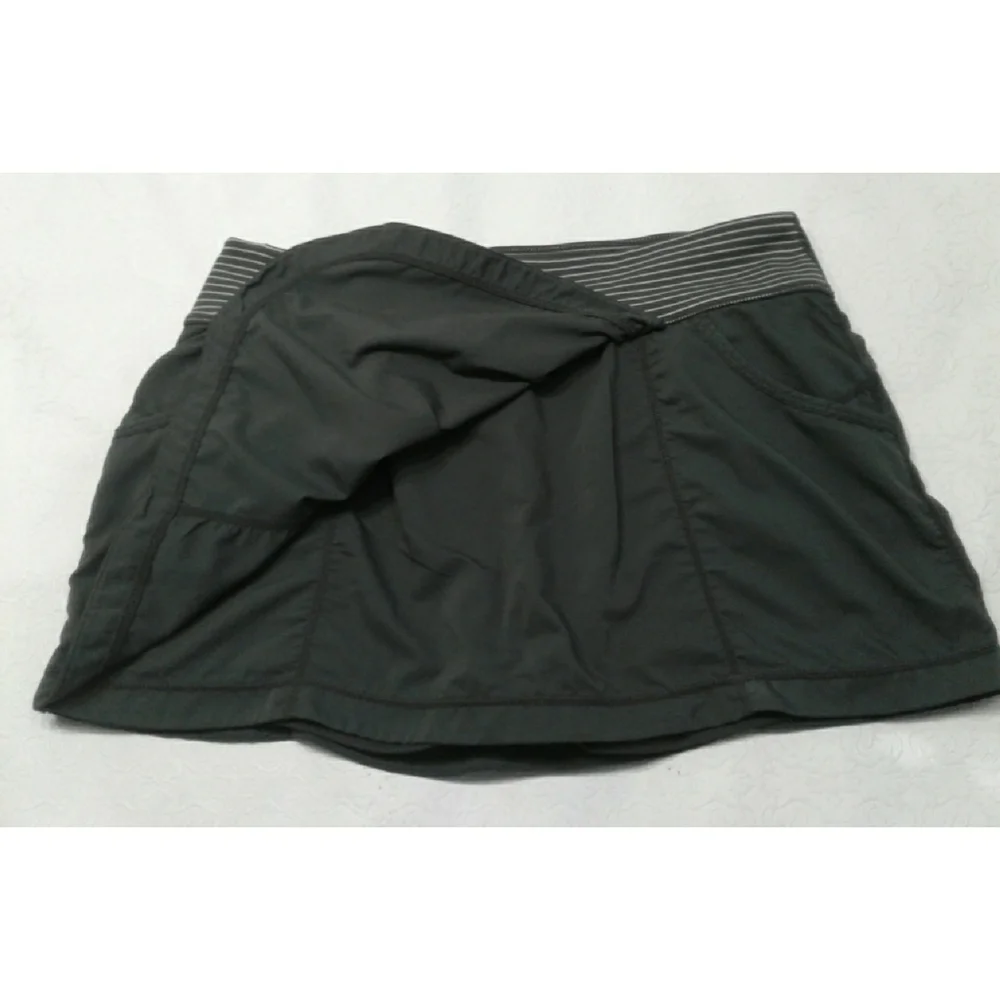 Zella Gray skirt & shorts size M